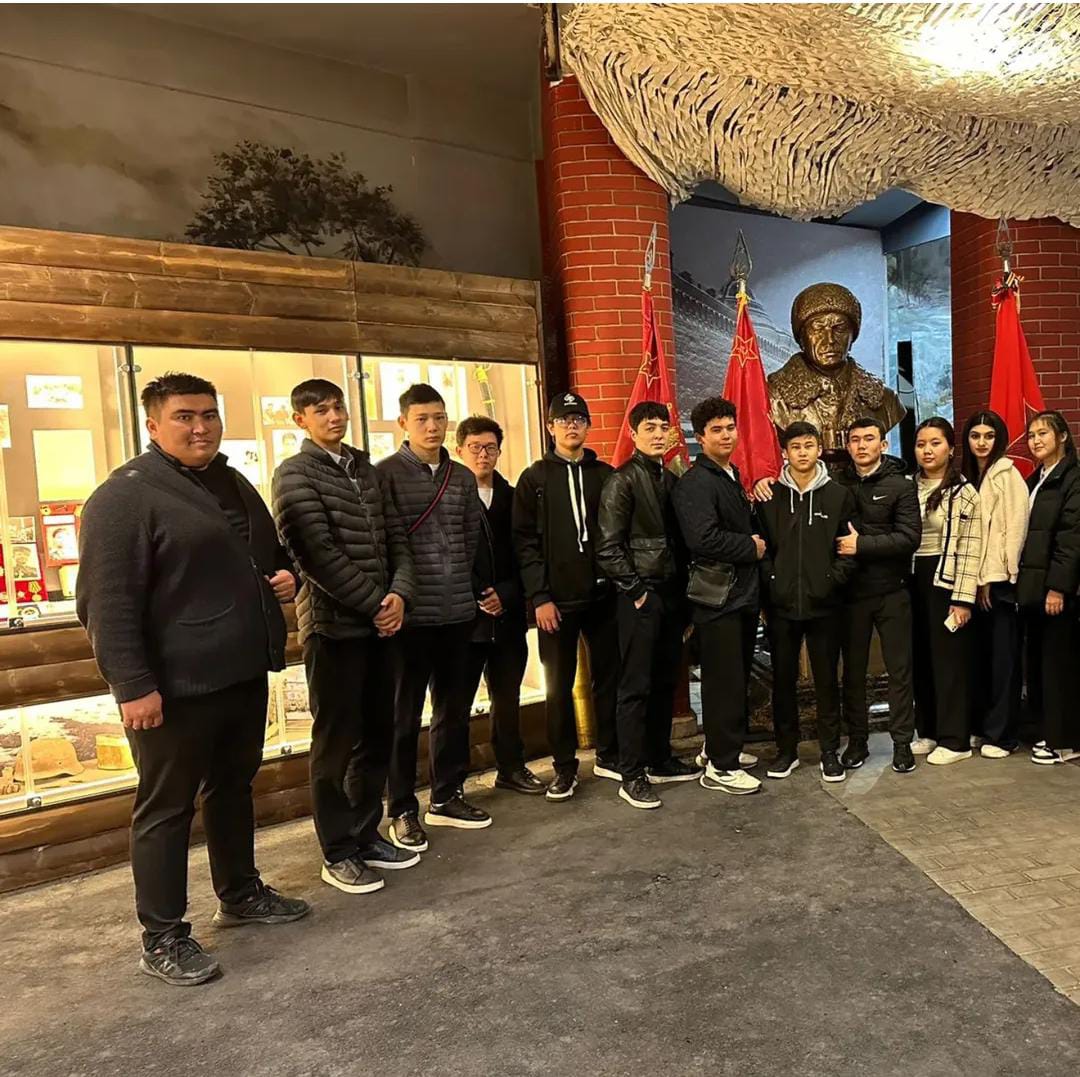 №14 ЖББМ-тің  11 А сынып оқушылары әскери-тарихи мұражайына барды.